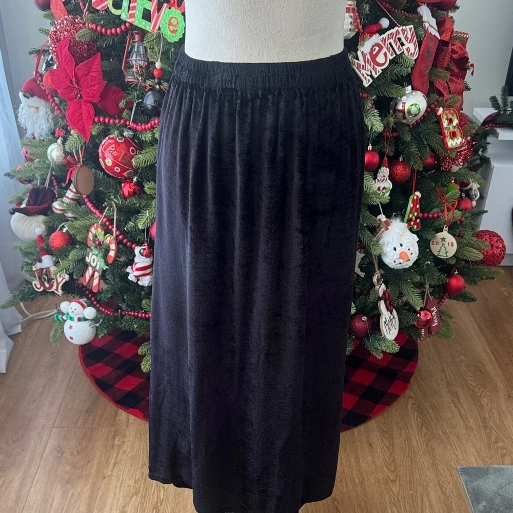 Choices Elegant Black Maxi Skirt